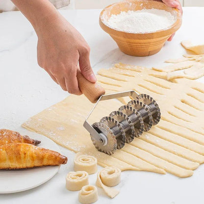 Stainless Steel Wooden Handle Pull Net Wheel Knife Pizza Pastry Lattice Roller Cutter