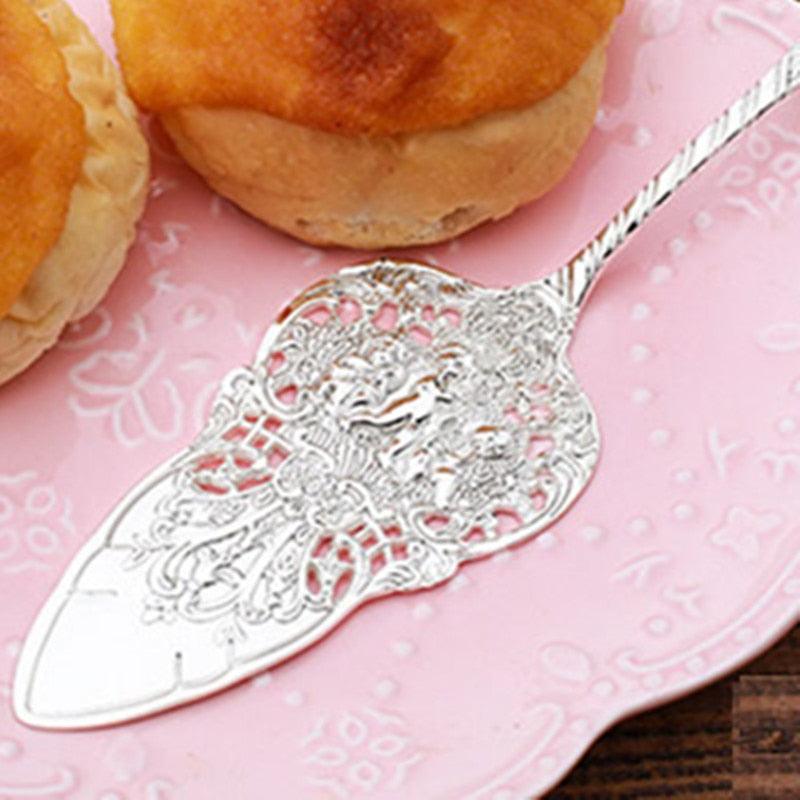 Royal Embossment Pizza Dessert Shovel Dinner Knife Hollow Out Long Handle Cake Knife Server